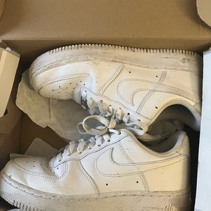 Nikes women’s size 7